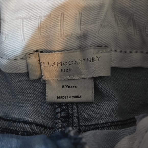 Stella McCartney Kids Embroidered Denim Skirt with Floral Design - Picture 2 of 3